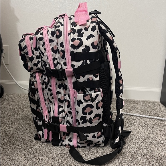 WOLFPAK | 45L BAGPACK LEOPARD PINK - Picture 5 of 9